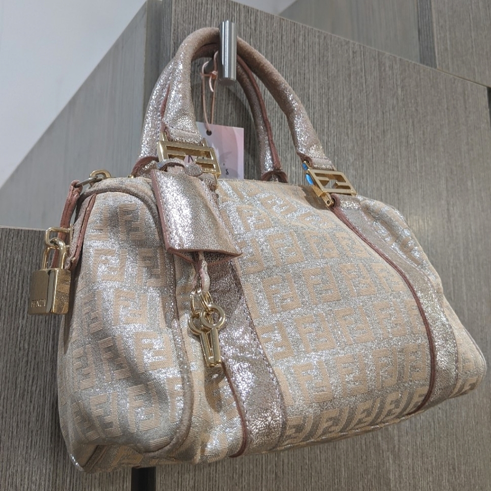 Fendi: Metallic Zucchino Forever Mini Bag w/ LOCK & KEY (on Bella Hadid) *RARE* - Picture 14 of 17